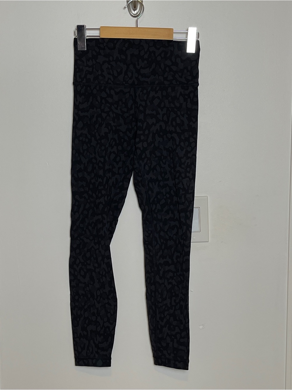Lululemon Black Leopard Print Leggings size medium